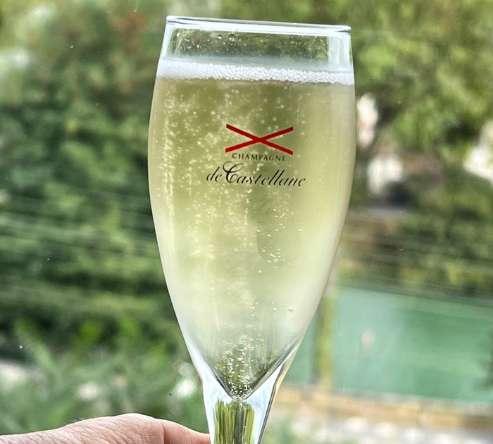 champagne glazen woeste wijngronden